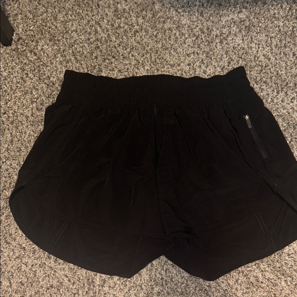 4 inch lululemon shorts - Picture 4 of 4
